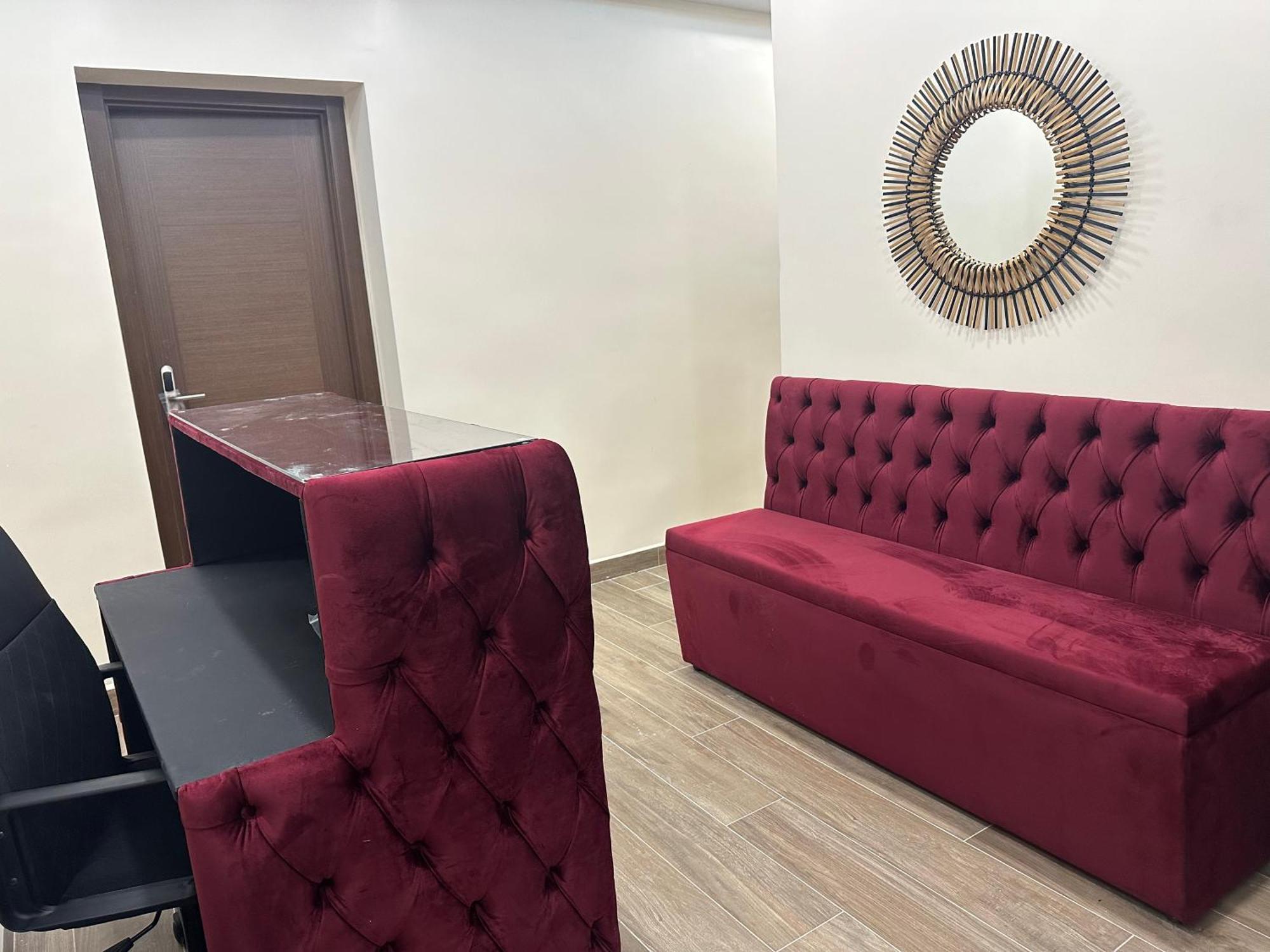מדריד Hostal “ Infantas” מראה חיצוני תמונה