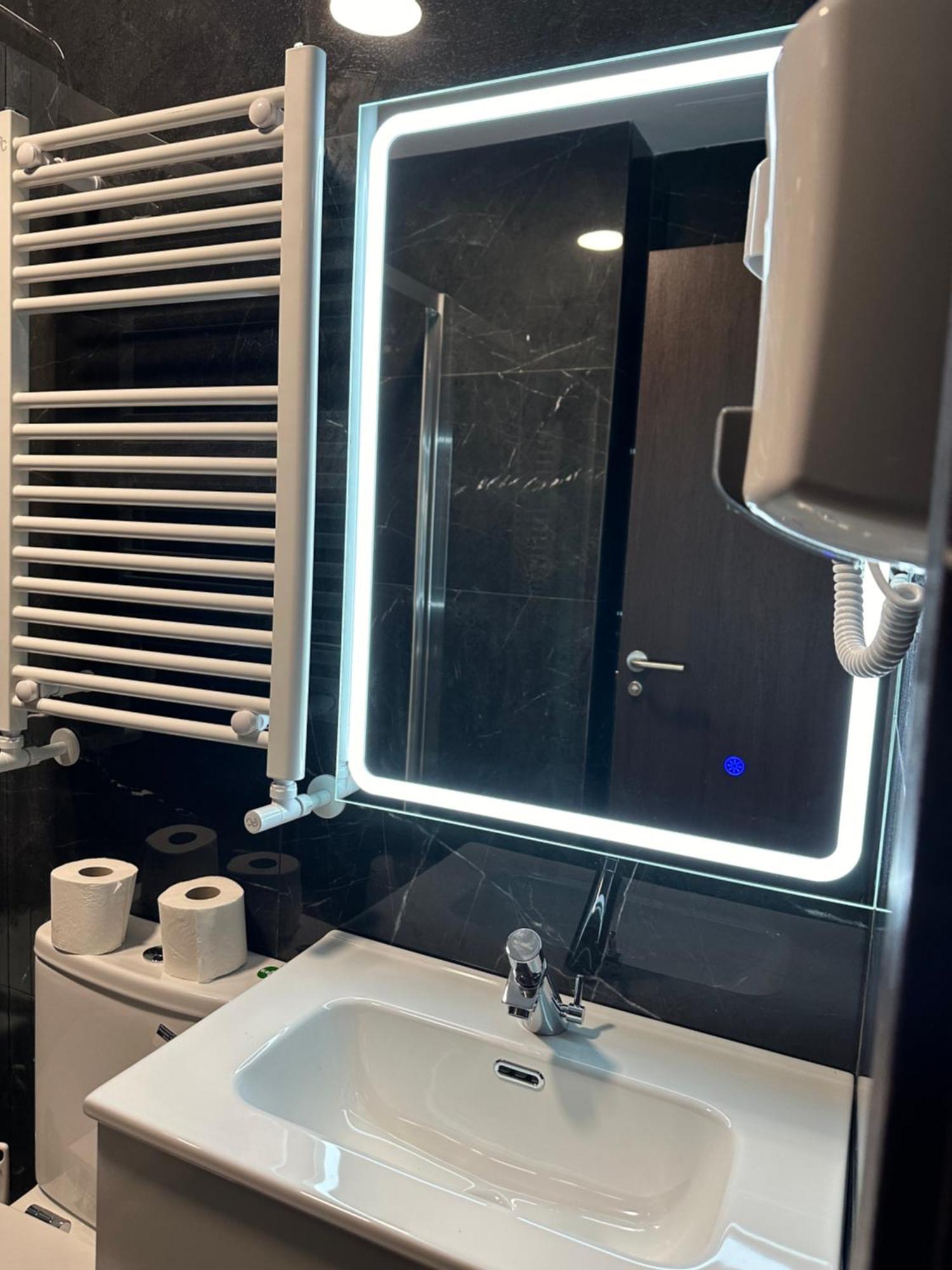 מדריד Hostal “ Infantas” מראה חיצוני תמונה