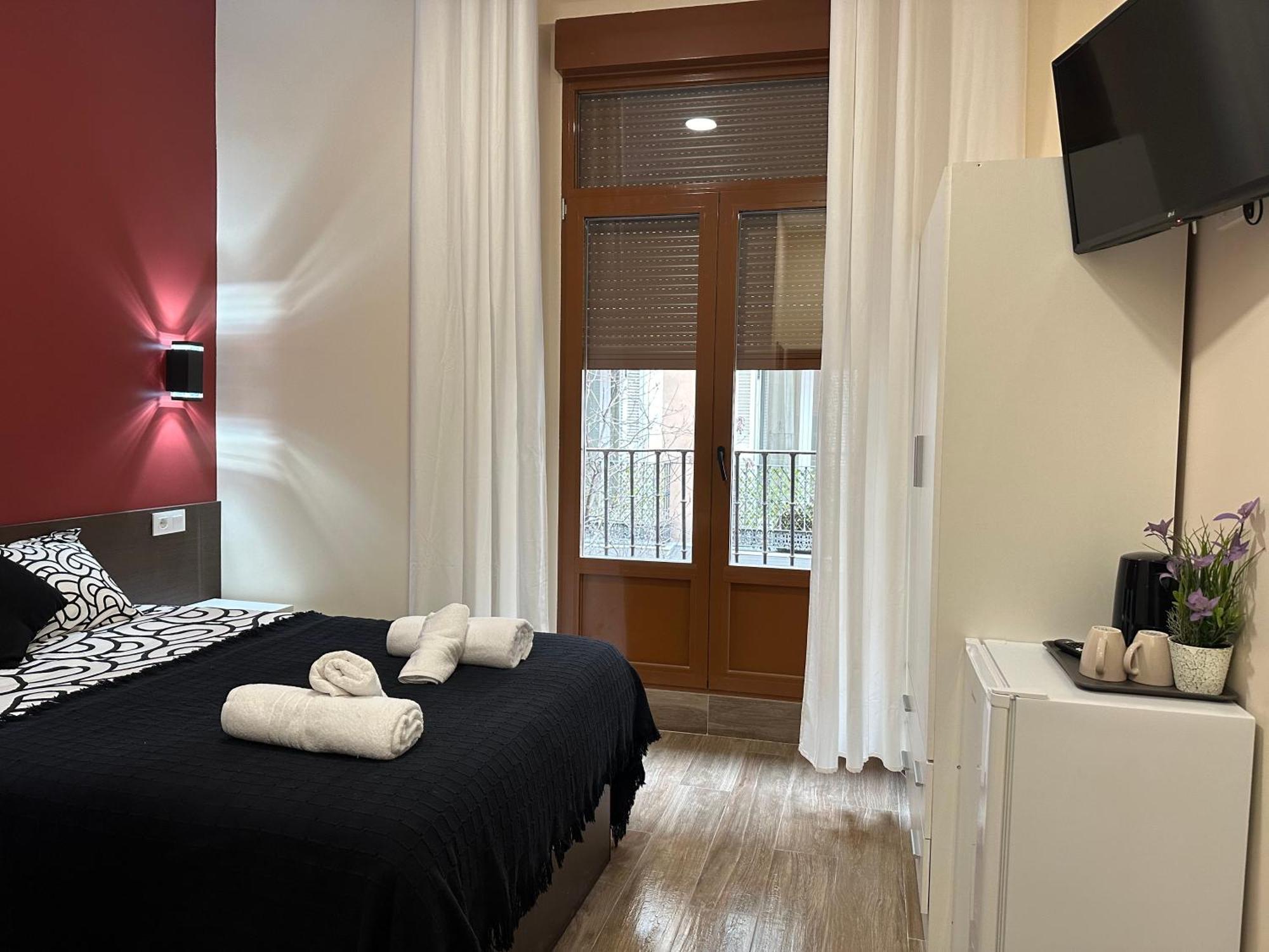 מדריד Hostal “ Infantas” מראה חיצוני תמונה